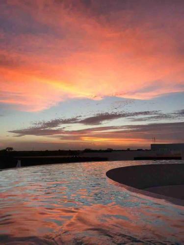 Luxury Penthouse Studio Priv Rooftop Pool Gym