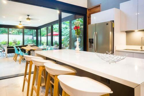 Villa Isla - Jacuzzi And Chef Includ 4 Br 8 Ppl