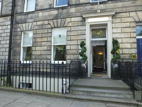 Hostal Queens Guest House