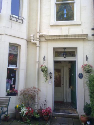 Hostal Mackenzie Guest House