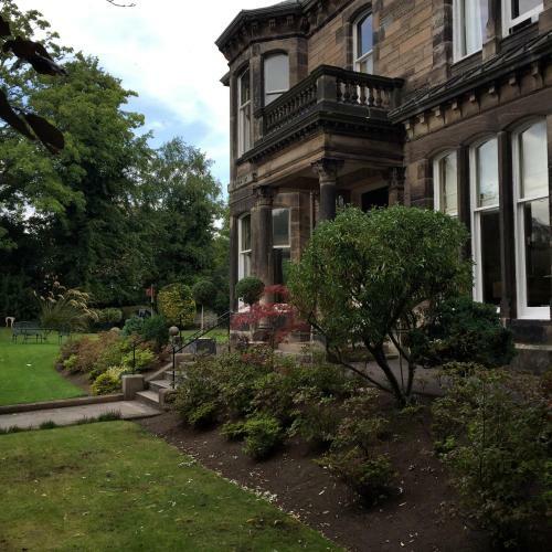 Bed & Breakfast Claremont House