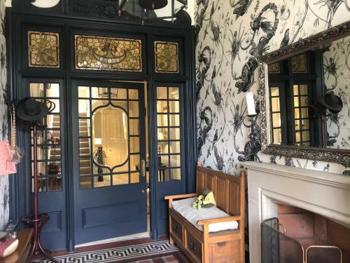 Bed & Breakfast Claremont House