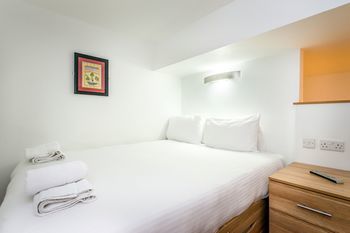Richmond Place Apartments