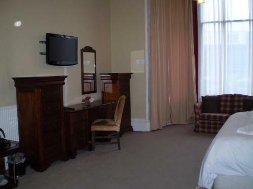 Hostal The Guards Hotel