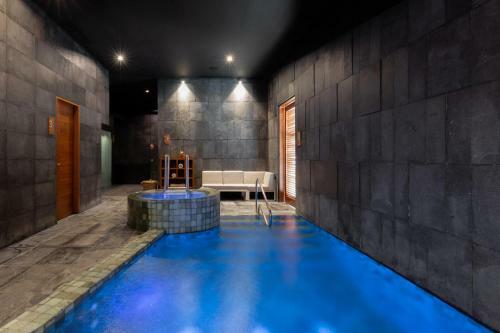 Gorgeous 1bdr Gym Pool Spa Wifi