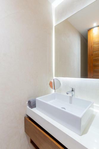 Gorgeous 1bdr Gym Pool Spa Wifi