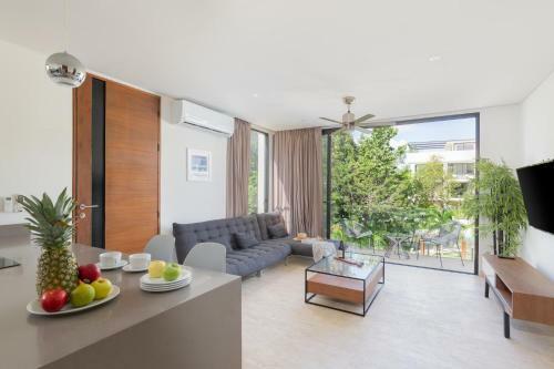 Central Park 1 Br Condo Spa Pool Gym Wifi