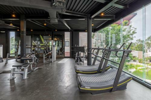 Central Park 1 Br Condo Spa Pool Gym Wifi