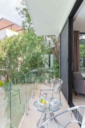 Central Park 1 Br Condo Spa Pool Gym Wifi