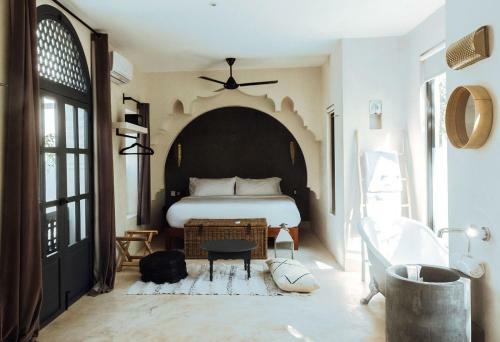 Moroccan Vacation Home For 16 Guests!