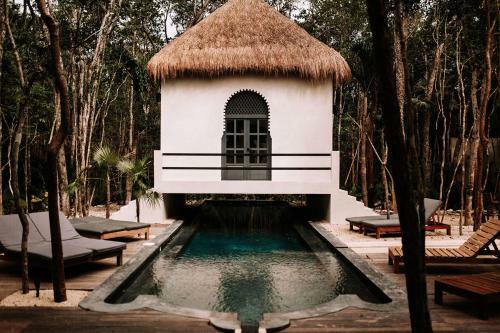 Moroccan Vacation Home For 16 Guests!