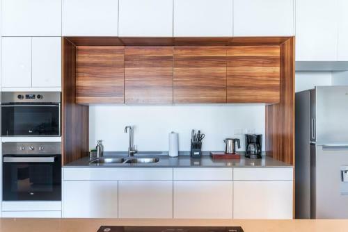Luxury Two Bedroom Apartment At Panoramic
