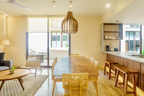 205 Perfect Location 3 Bedrooms Apartment