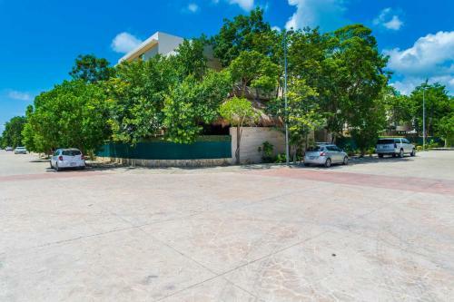 205 Perfect Location 3 Bedrooms Apartment