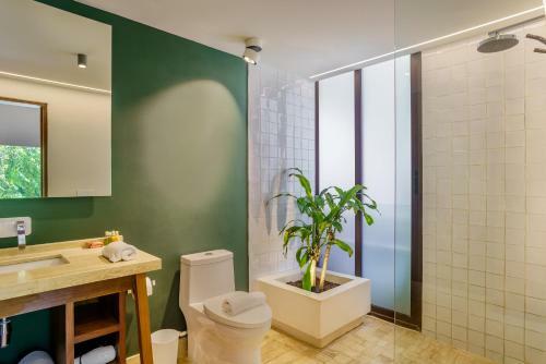205 Perfect Location 3 Bedrooms Apartment