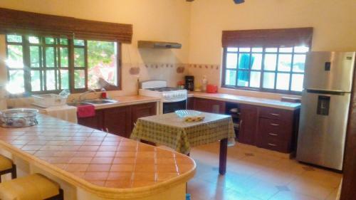 Spacious 2 Bedroom Apartment + Pool