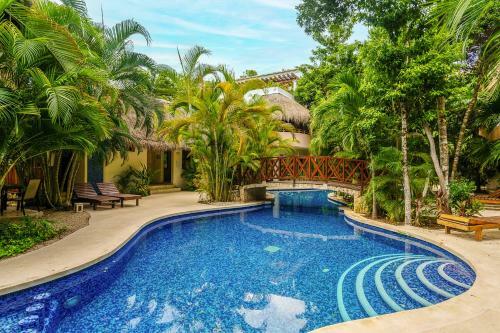 Garden Terrace Condo Plus Bikes Available & Pool Onsite