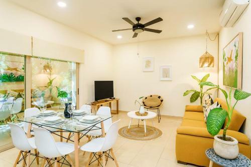 Garden Terrace Condo Plus Bikes Available & Pool Onsite