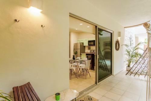 Garden Terrace Condo Plus Bikes Available & Pool Onsite