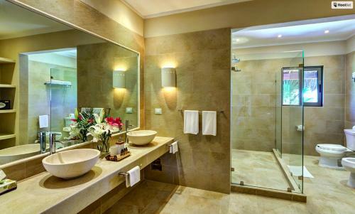 Beachfront Villa - Soliman Bay