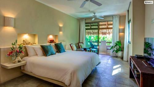 Beachfront Villa - Soliman Bay