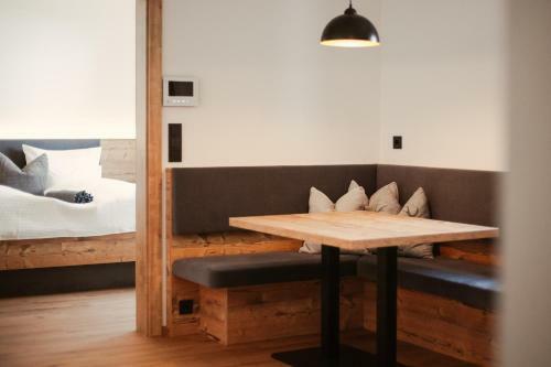 Johann Apartments