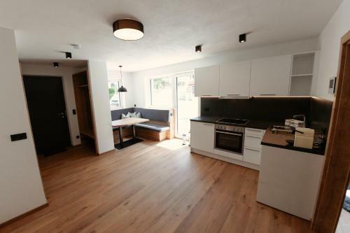 Johann Apartments