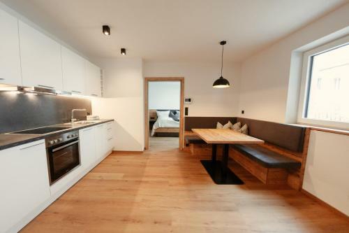 Johann Apartments