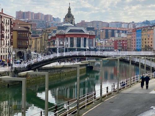 Apartamento Piso de Dise�o Con Vistas A La Ria.