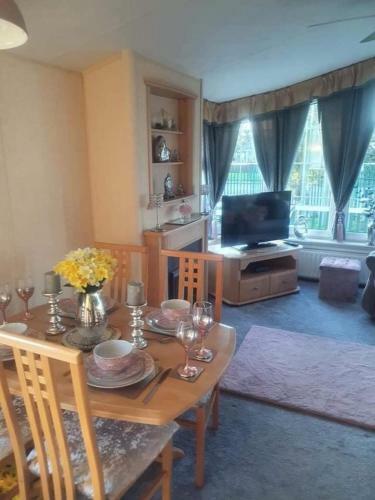 Claytons Caravan Hire Happy Days