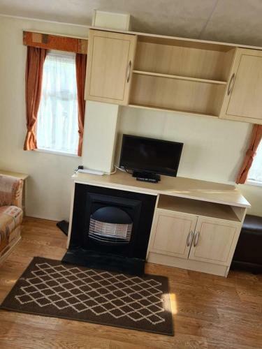 Brightside Caravan, Golden Palm Resort