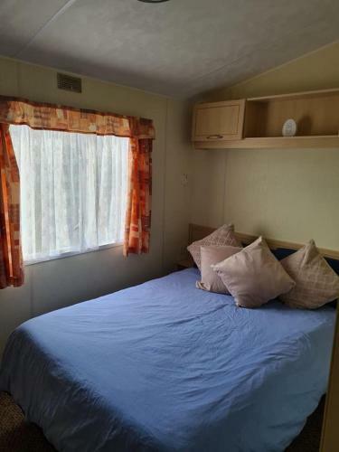 Brightside Caravan, Golden Palm Resort