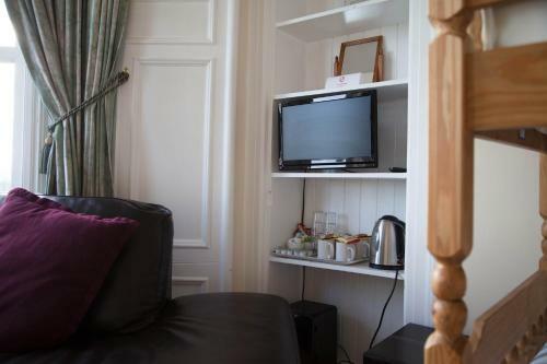 Hostal Garfield Guest House