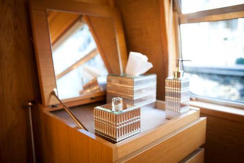 The Four Sisters Boatel (houseboat)
