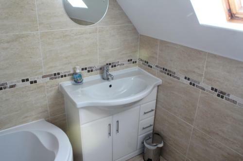 Hostal Marchfield Guest House