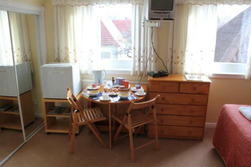 Hostal Marchfield Guest House