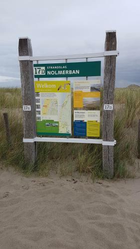 Strandhuis De Zeeparel Met Hottub