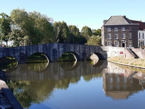 Apartamento Roermond Uniek Stadspand, Compleet Woonhuis
