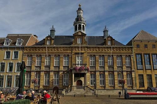 Apartamento Roermond Uniek Stadspand, Compleet Woonhuis