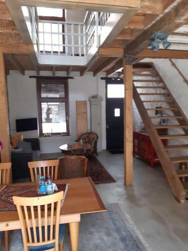 Apartamento Roermond Uniek Stadspand, Compleet Woonhuis