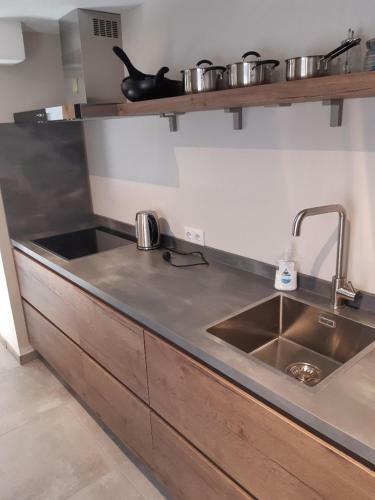 Apartamento Roermond Uniek Stadspand, Compleet Woonhuis