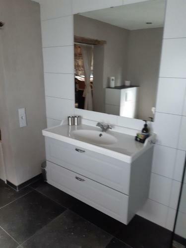 Apartamento Roermond Uniek Stadspand, Compleet Woonhuis