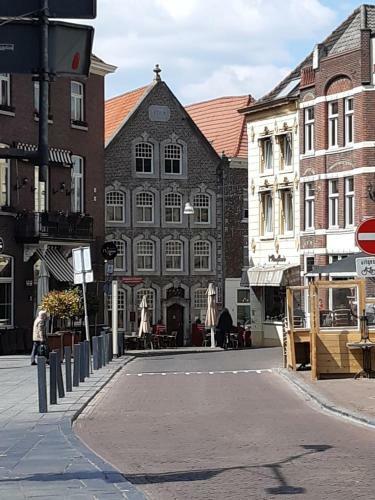 Apartamento Roermond Uniek Stadspand, Compleet Woonhuis