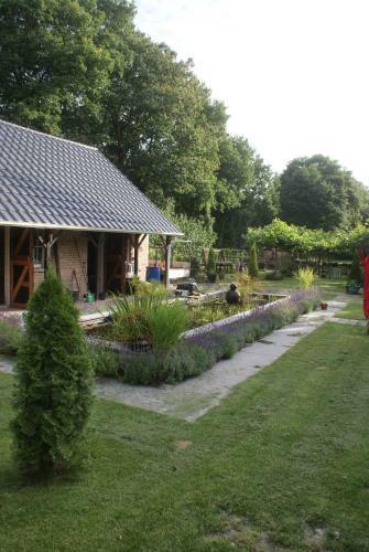B&B Van Hunebed Naar Jullie Bed