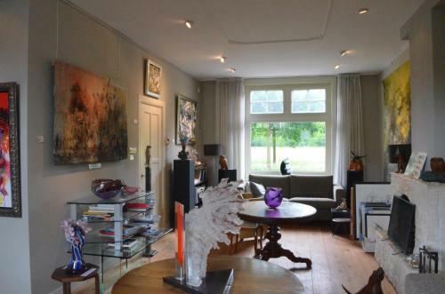 Art+bed And Breakfast
