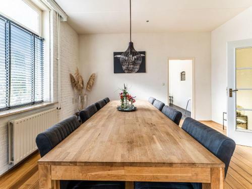 Spacious Farmhouse In Silvolde With Garden