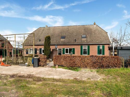 Spacious Farmhouse In Silvolde With Garden
