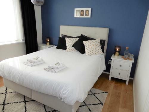 Cozy Private Bedroom Joyce
