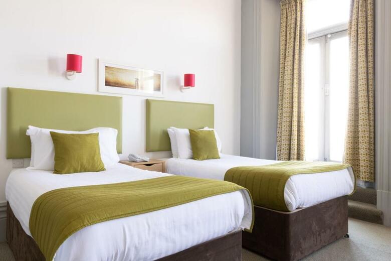 The New Southlands Hotel