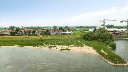 B&B Pompgebouw Aan De Rijn